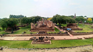 Ayutthaya - Blick auf die Anlage vom Wat Ratchaburana