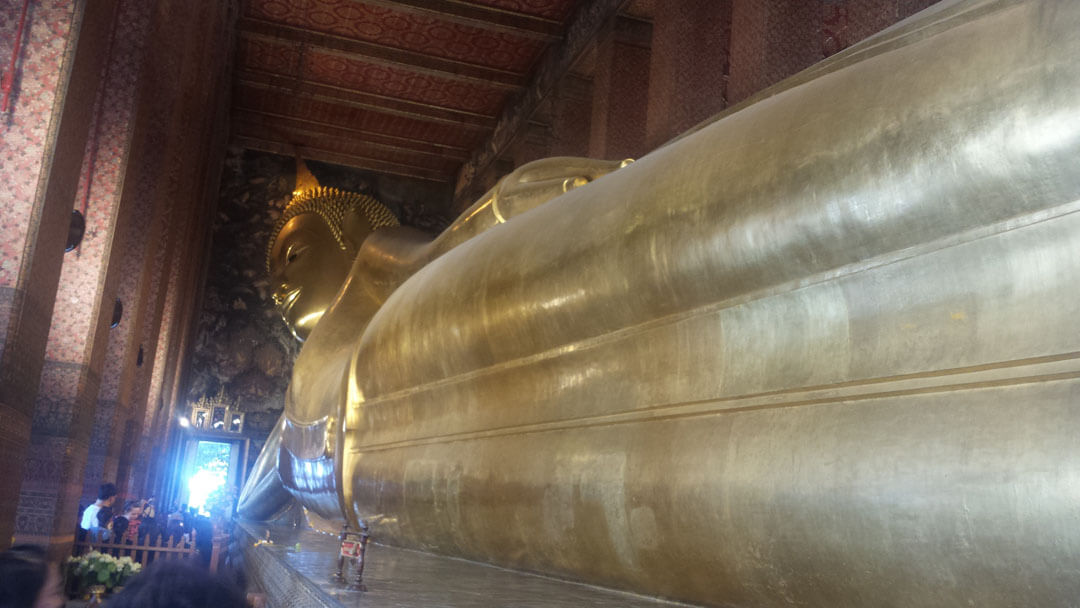 Bangkok - liegender Buddha im Wat Pho