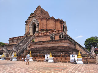 Chiang Mai - Wat Chedi Luang, Chedi im Ganzen