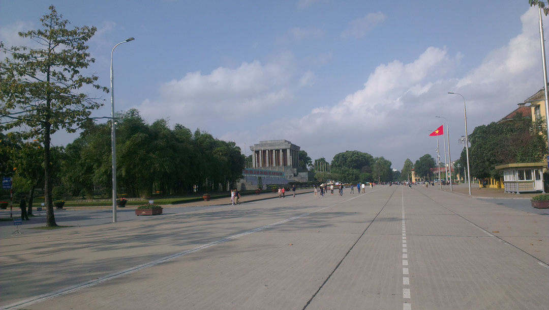 Hanoi - Prachtstraße Ho-Chi-Minh-Mausoleum