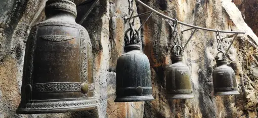 Hua Hin - Glocken in der Khao Yoi Cave