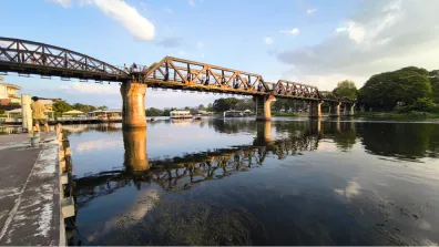 Kanchanaburi - Die Brücke am River Kwai