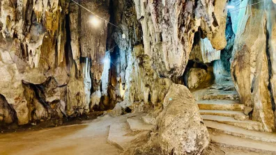 Kanchanaburi - Wat Tham Khao Pun