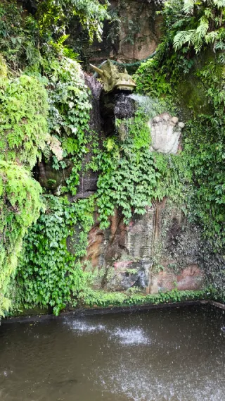 Leshan - Springbrunnen am Großen Buddha von Leshan 