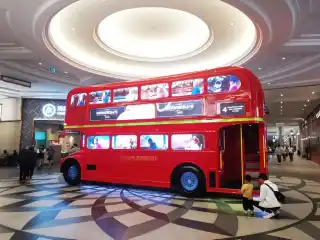 Macau - The Londoner Bus