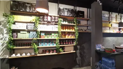 Male - Coffe Shop Catunambu