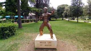 Mostar - Bruce Lee Bronzefigur