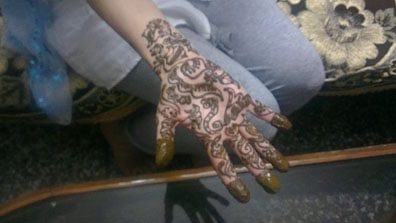 Neu Delhi - Traditionelle Henna Bemalung 