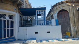 Nikosia - Wachturm in der Grenzmauer