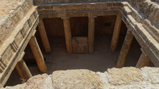 Paphos - Ansicht Grabkammern