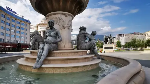 Skopje - Holocaust Brunnen