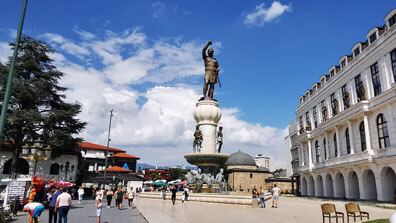 Skopje - Springbrunnen mit Statue Philip II. von Mazedonien