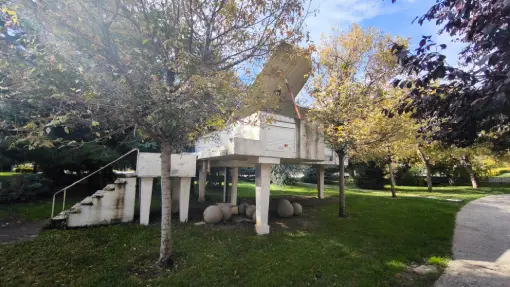 Tiflis - Giant Piano