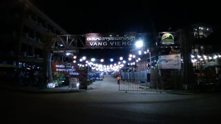 Vang Vieng - Nachts in der Walking Street