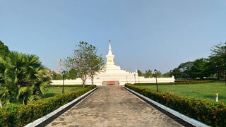 Vientiane - War Deads Monument