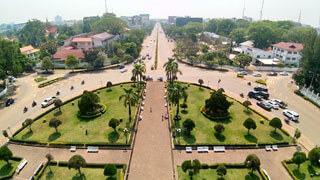 Vientiane - Ausblick vom Patuxai Triumphbogen